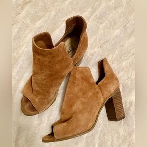 Steve Madden suede bootie